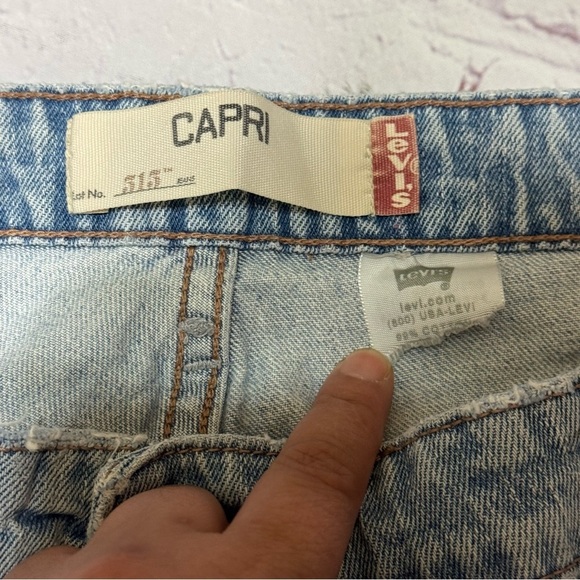 Levi’s 515 Capri Light Blue lightly distressed Denim jeans Women’s Plus size 40 - Picture 11 of 15